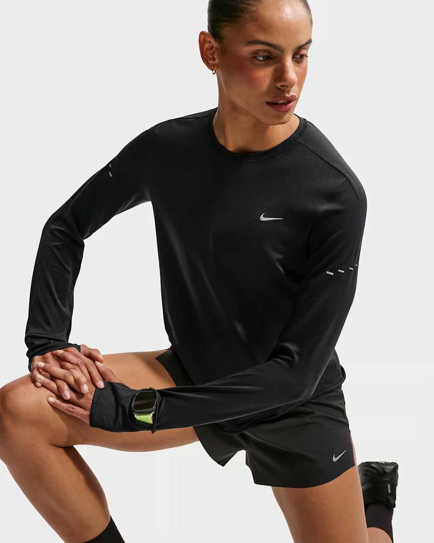 Nike Swift, top a manica lunga da donna nero