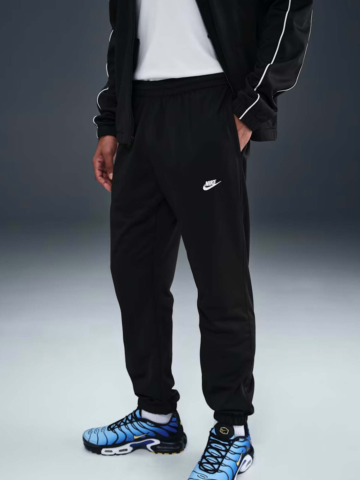 Nike Club, tuta da uomo nera in cotone e poliestere