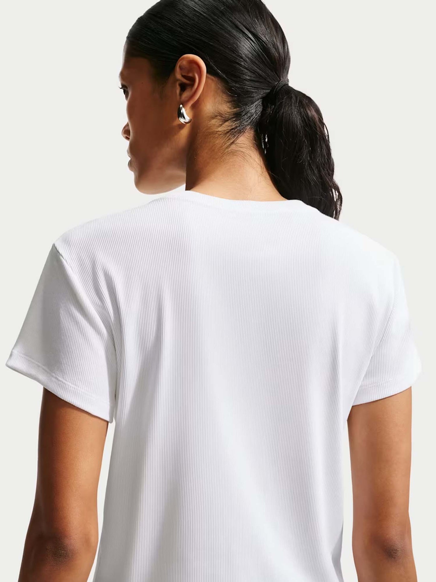 T-shirt a costine Nike Sportswear da donna bianca in cotone