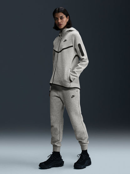 Pantaloni Tech Fleece da donna Nike in grigio, comfort e stile