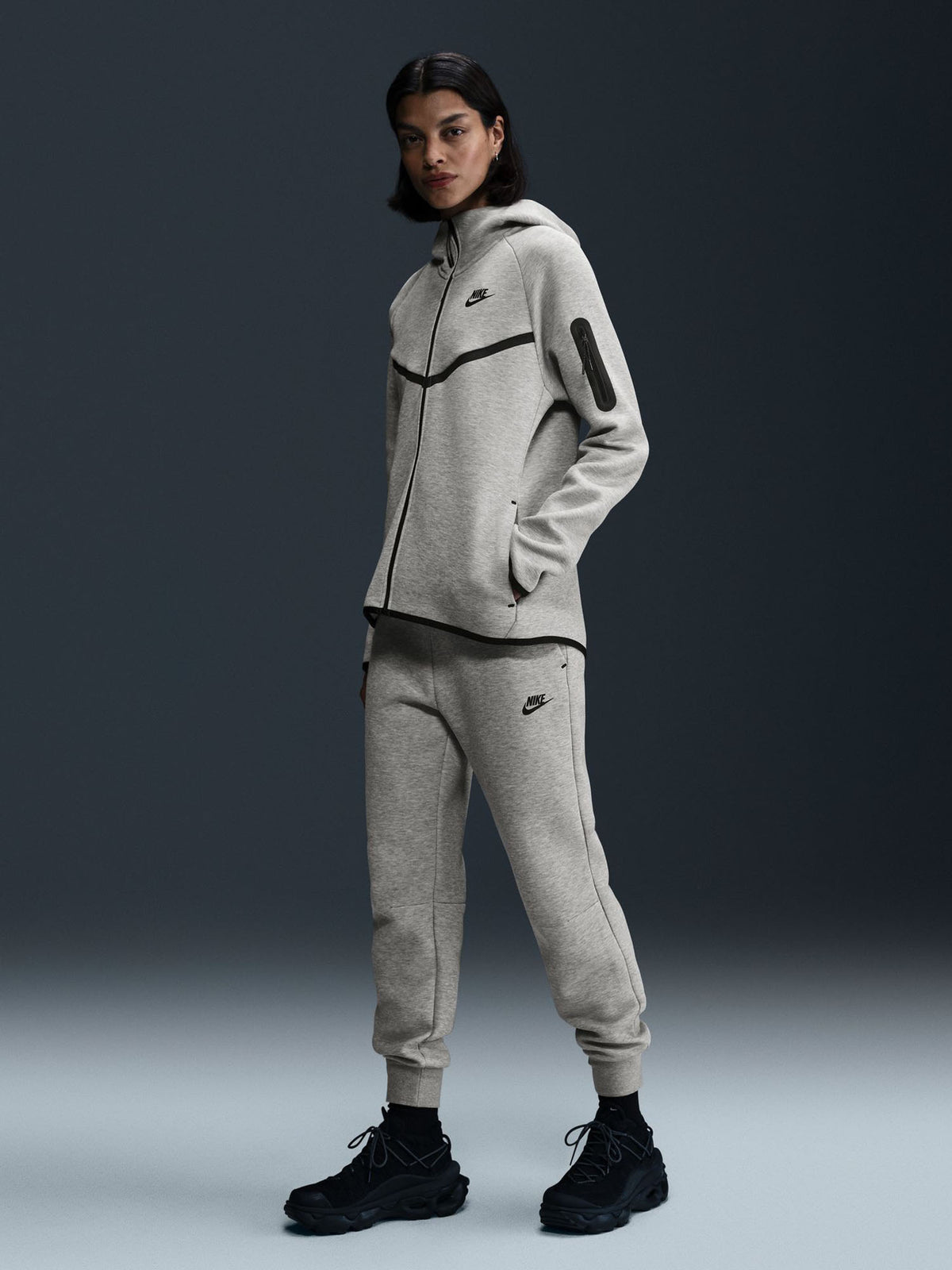 Nike aa pantal.tech pantalone da donna grigio