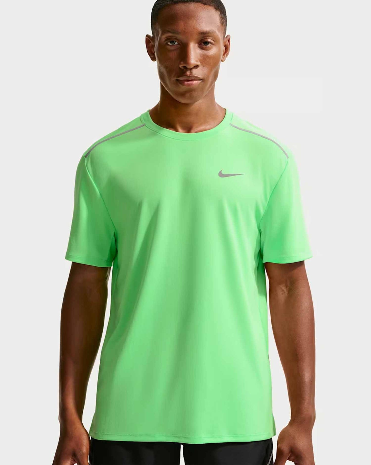Nike Df Uv Miler Ss, t-shirt da uomo verde