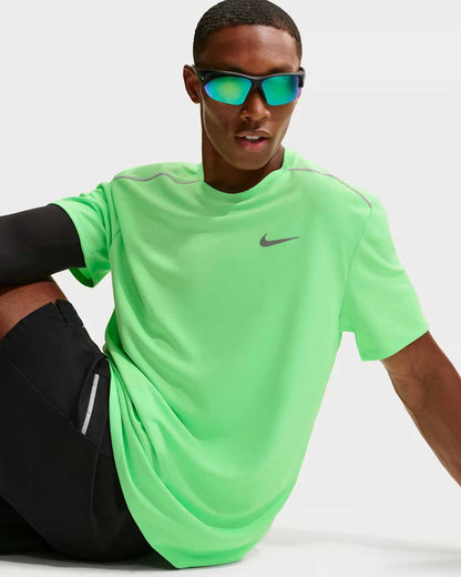 Nike Df Uv Miler Ss, t-shirt da uomo verde
