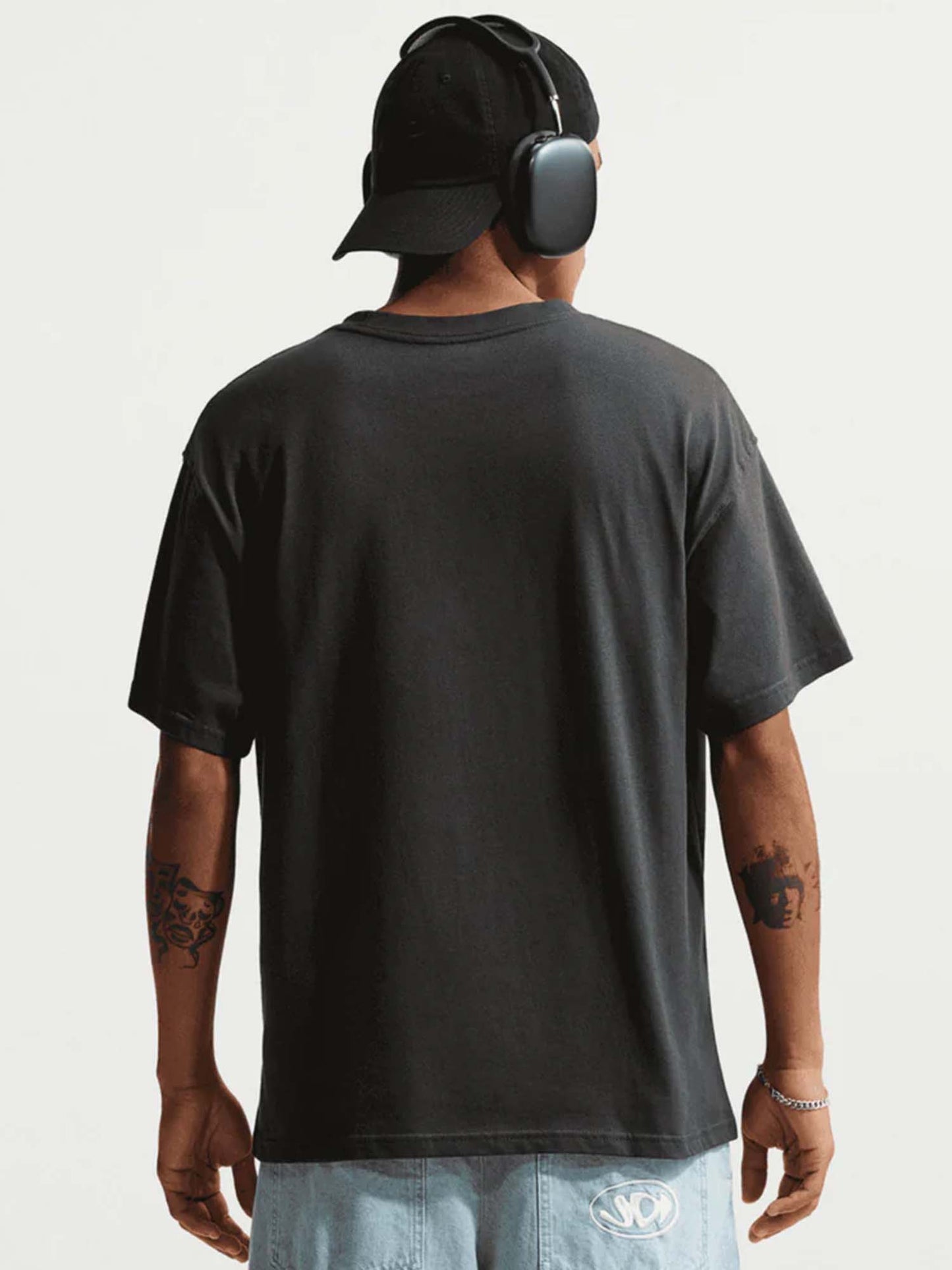Nike IH1155 045, t-shirt sportiva uomo in nero