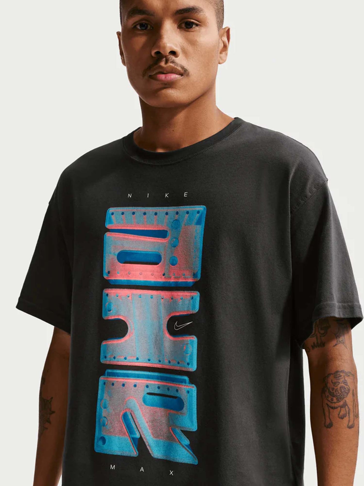 Nike IH1155 045, t-shirt sportiva uomo in nero