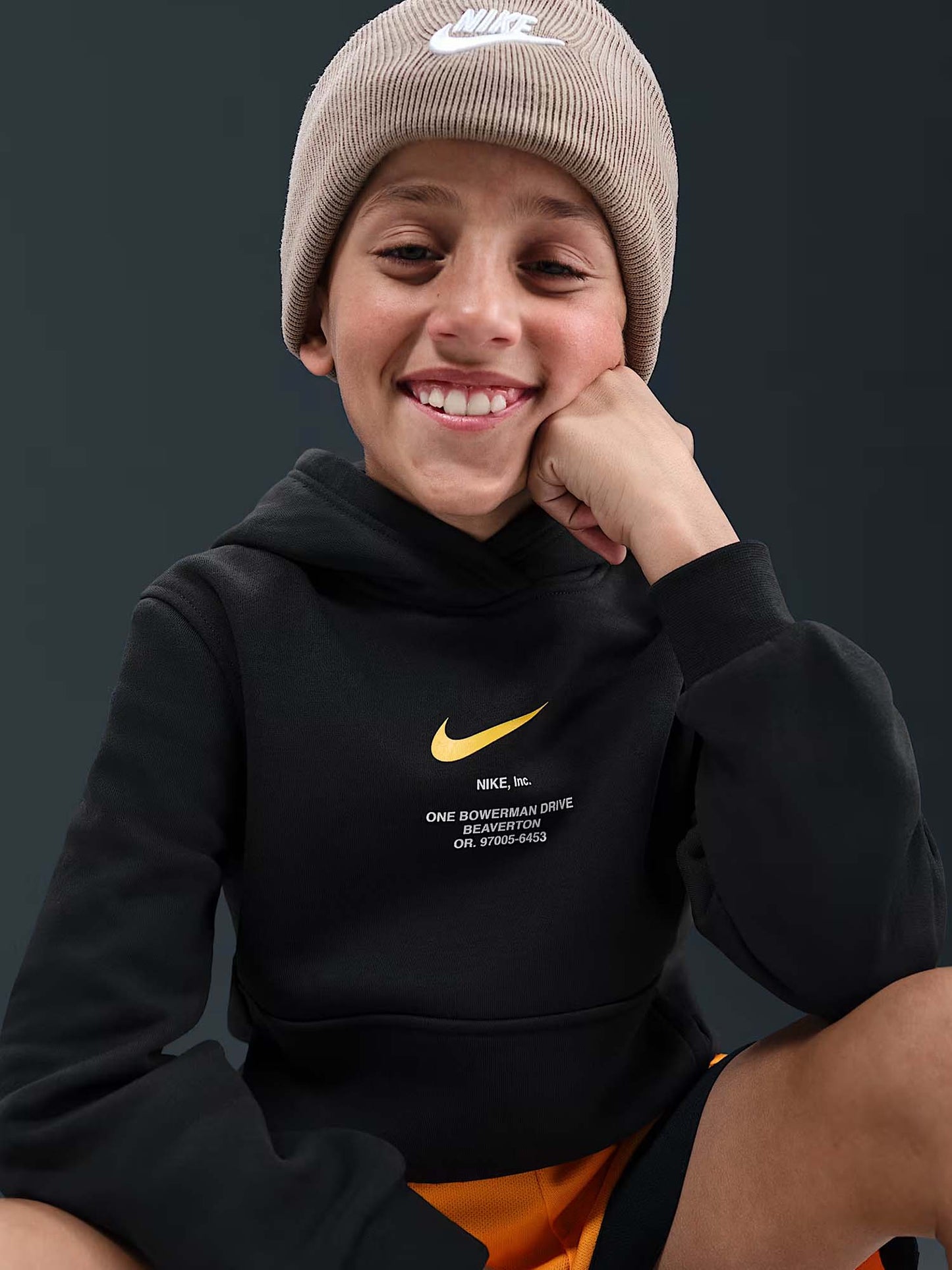 FELPA CON CAPPUCCIO NIKE DA BAMBINO NERO