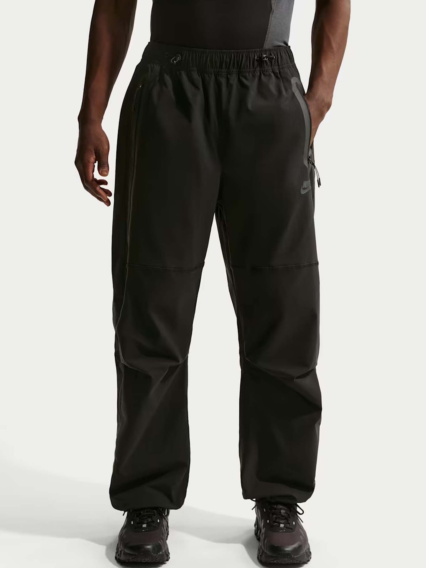 NikeTech Dri-FIT, pantaloni sportivi da uomo in nylon nero