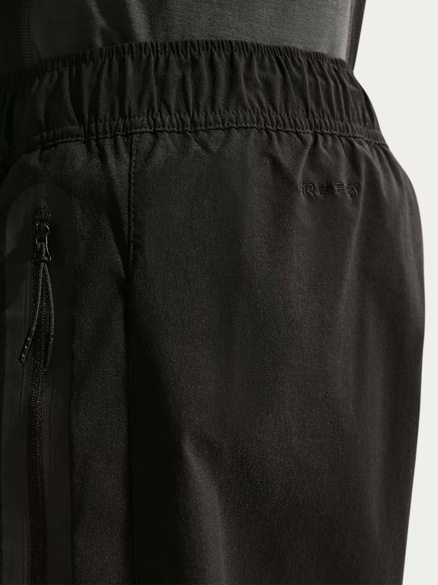 NikeTech Dri-FIT, pantaloni sportivi da uomo in nylon nero