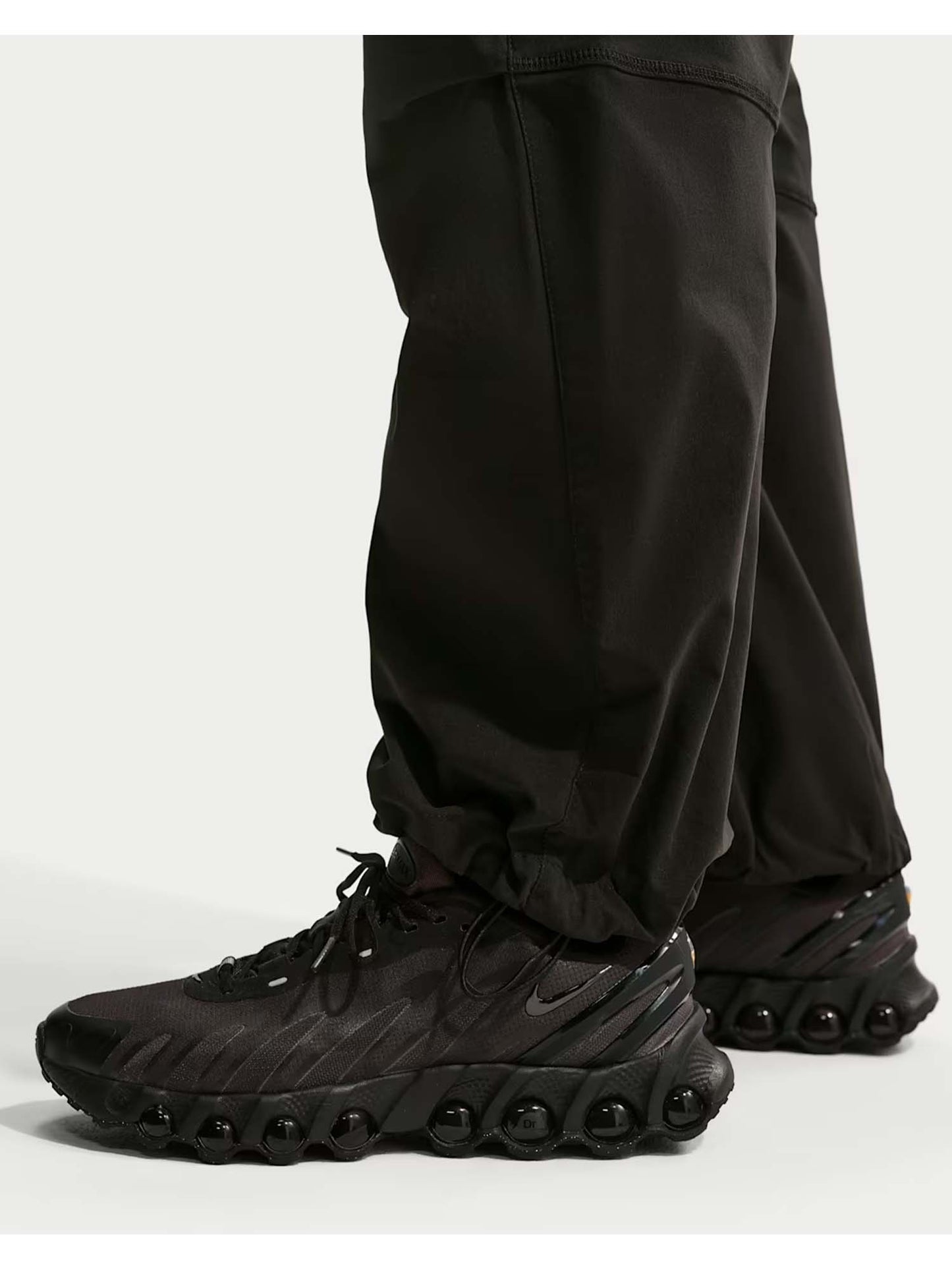 NikeTech Dri-FIT, pantaloni sportivi da uomo in nylon nero