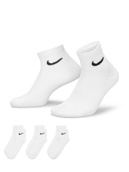 Calze sportive unisex Nike bianche con tecnologia Dri-FIT