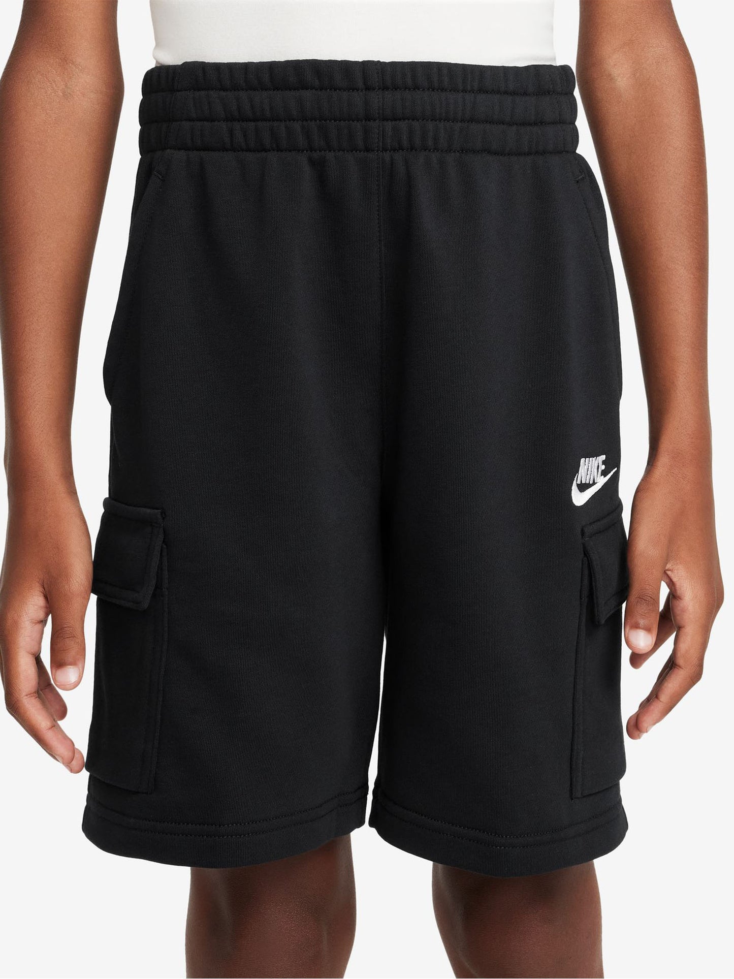 Nike Sportswear Club, shorts cargo unisex bambino neri comodi e funzionali