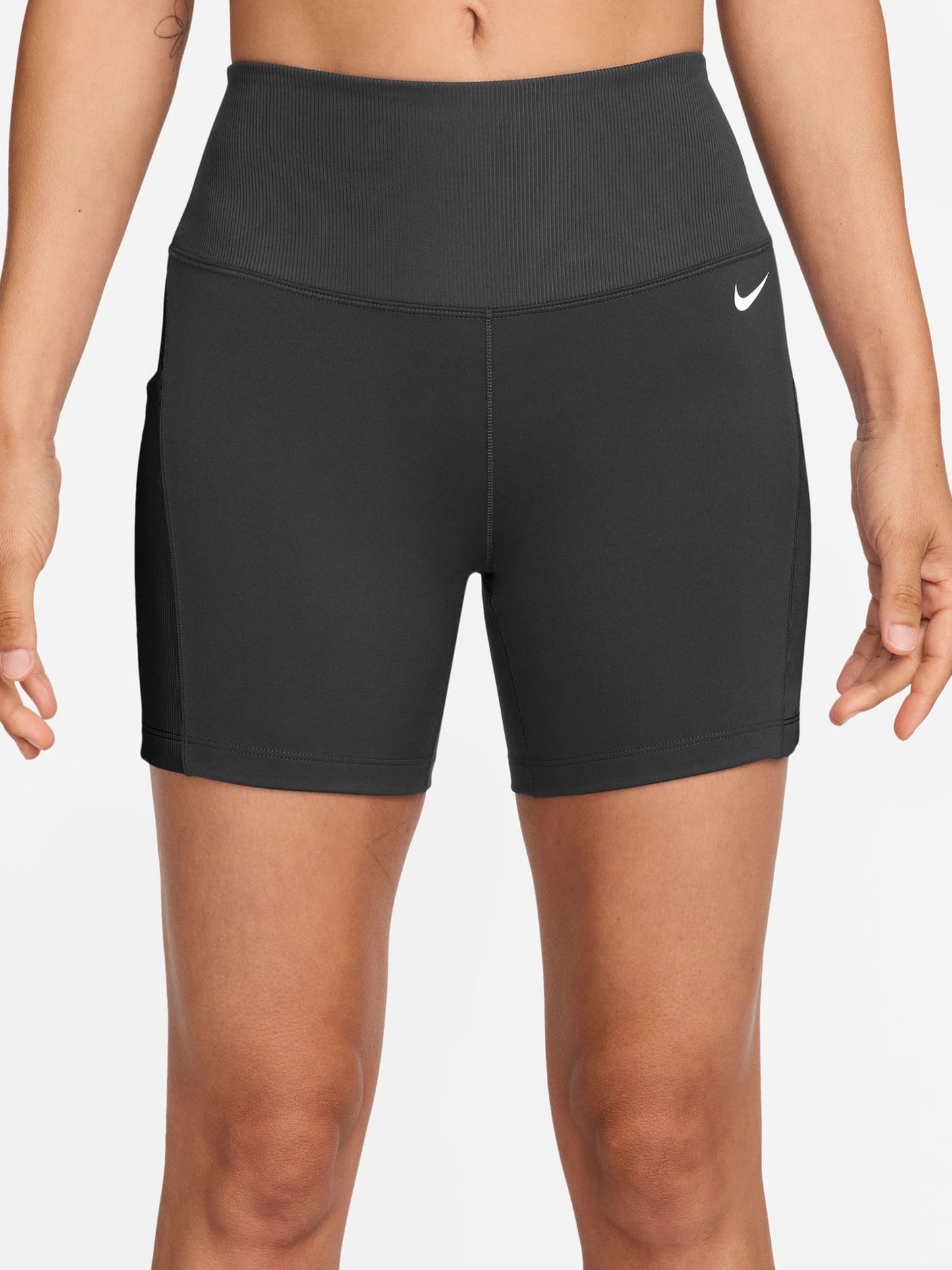 Shorts ciclismo donna Nike neri con tecnologia Dri-FIT