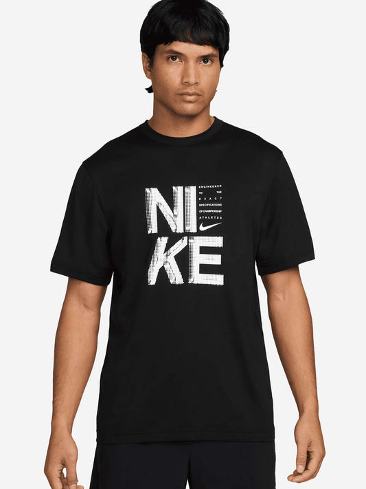 Nike Hyverse Dri-FIT, t-shirt training uomo in nero
