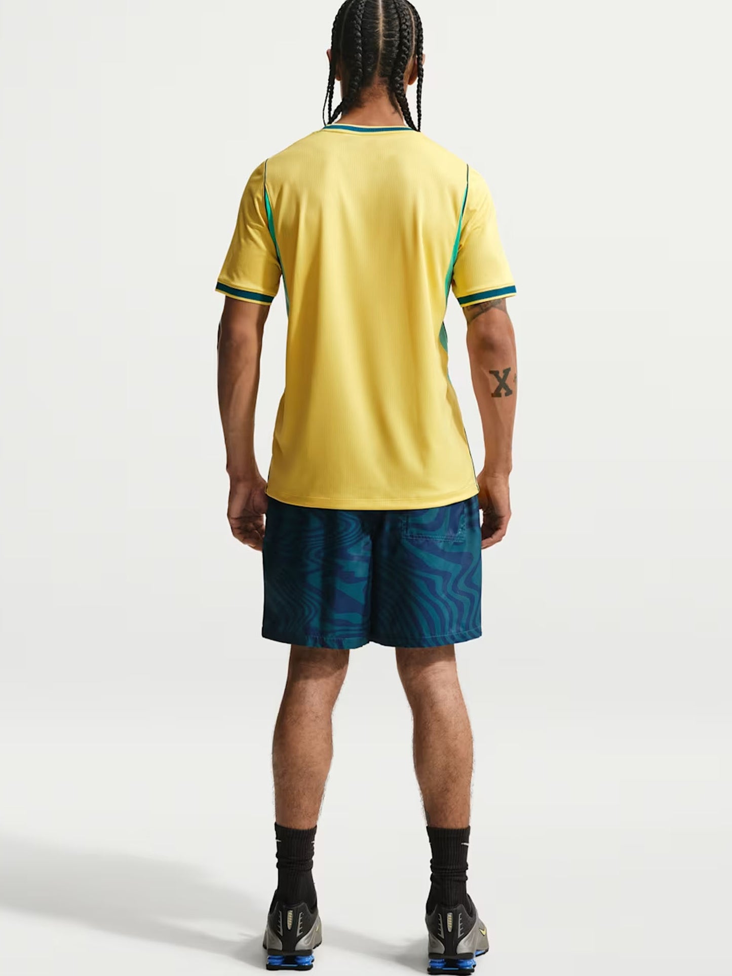 Nike Brasile Home, t-shirt da uomo gialla ispirata al calcio brasiliano