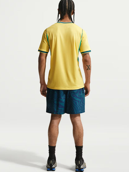 Nike Brasile Home, t-shirt da uomo gialla ispirata al calcio brasiliano