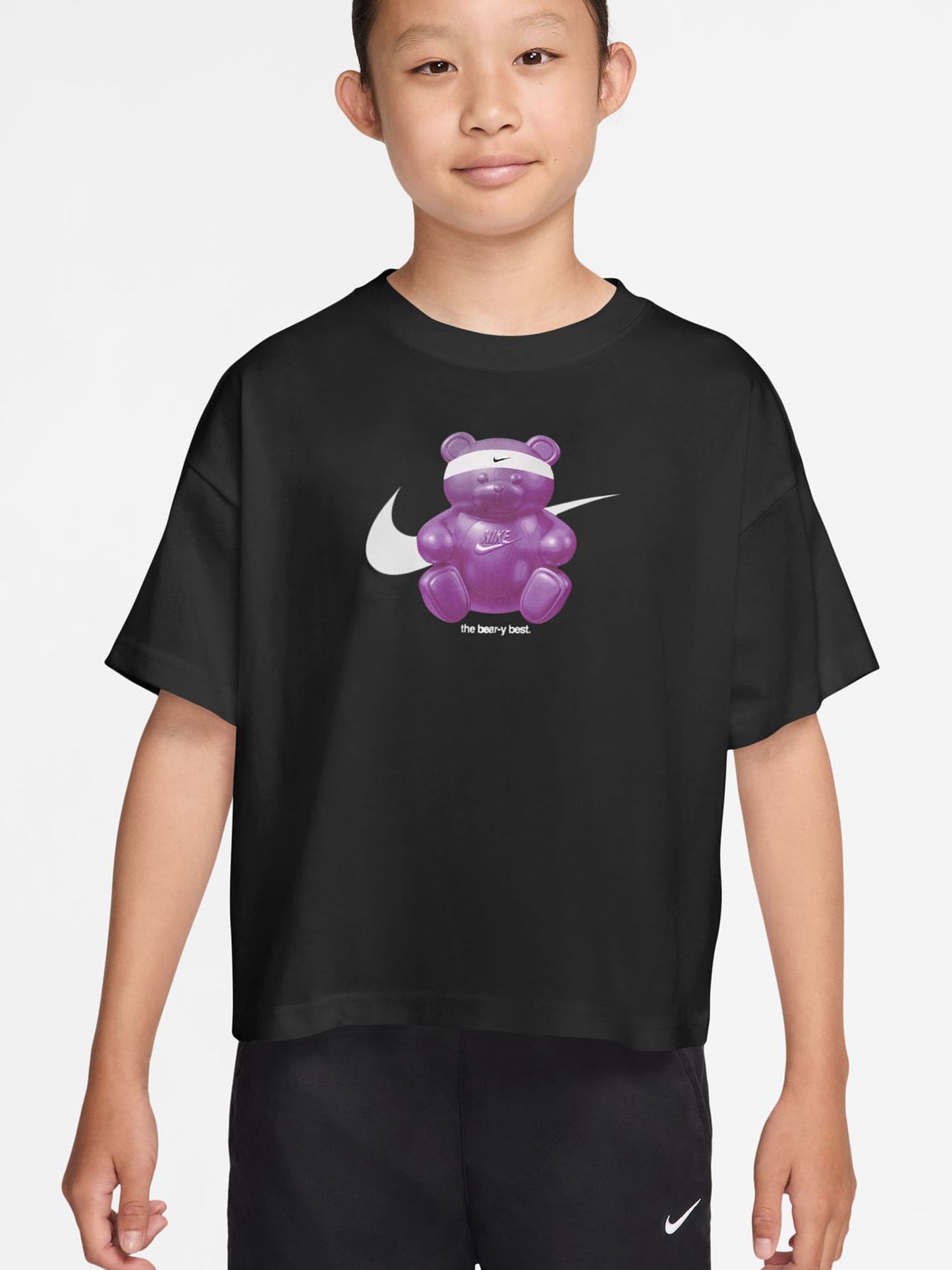 T-shirt Nike Sportswear in cotone nero per bambino unisex