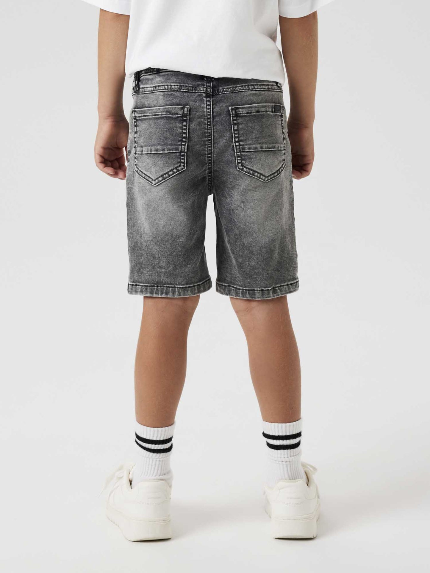 Shorts unisex bambino Name It in grigio per la primavera-estate