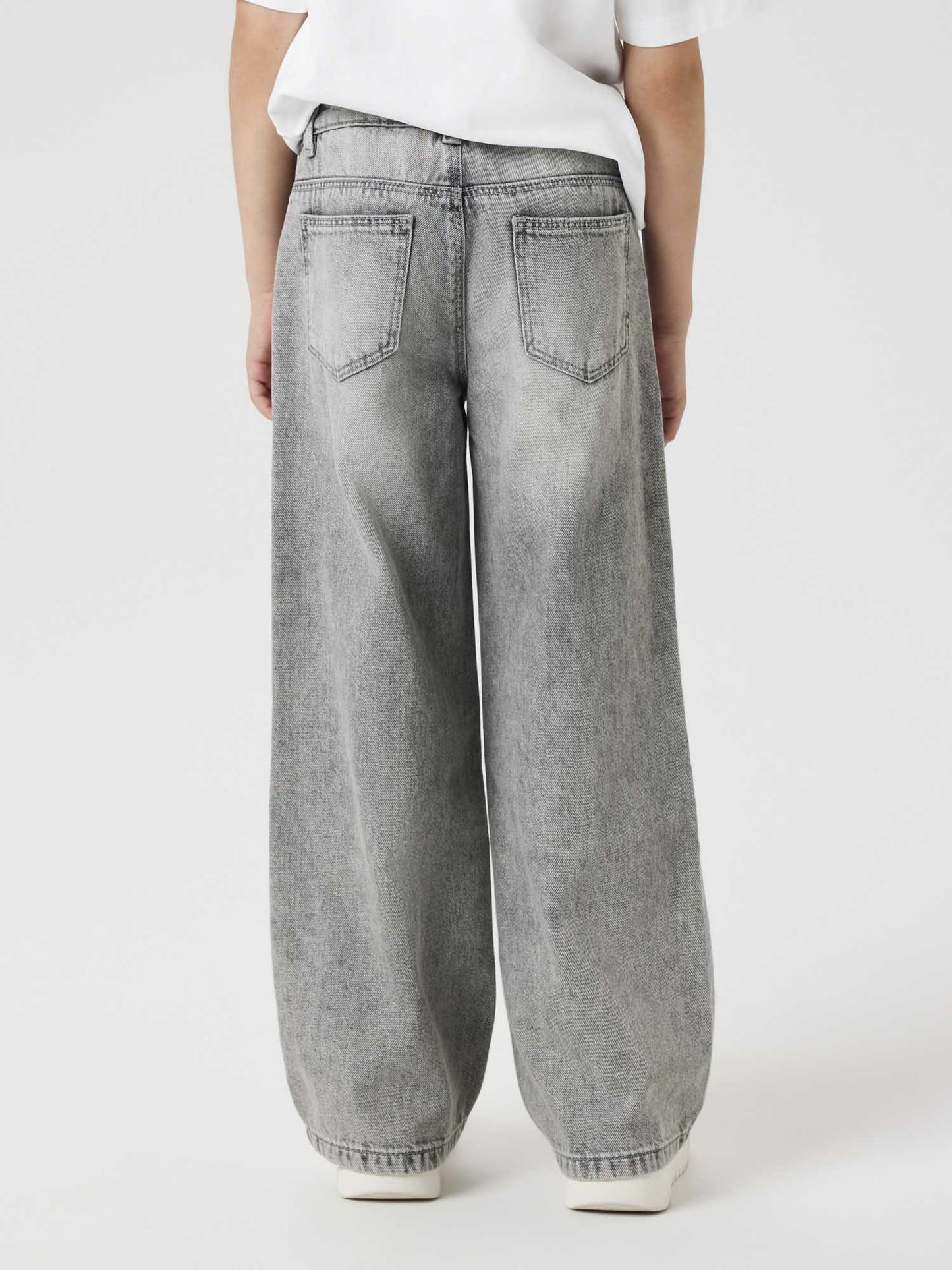 Jeans wide leg grigi per bambino e bambina di Name It, comodi e alla moda