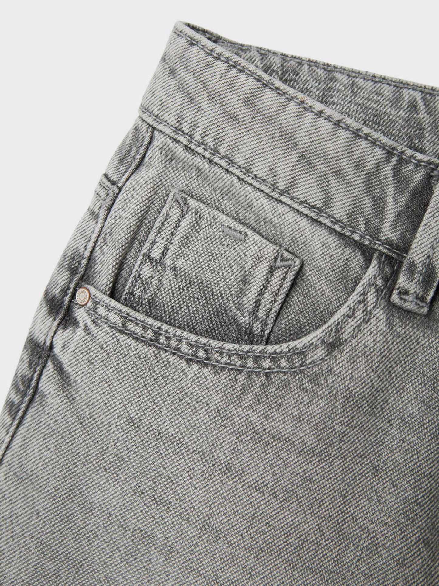 Jeans wide leg grigi per bambino e bambina di Name It, comodi e alla moda