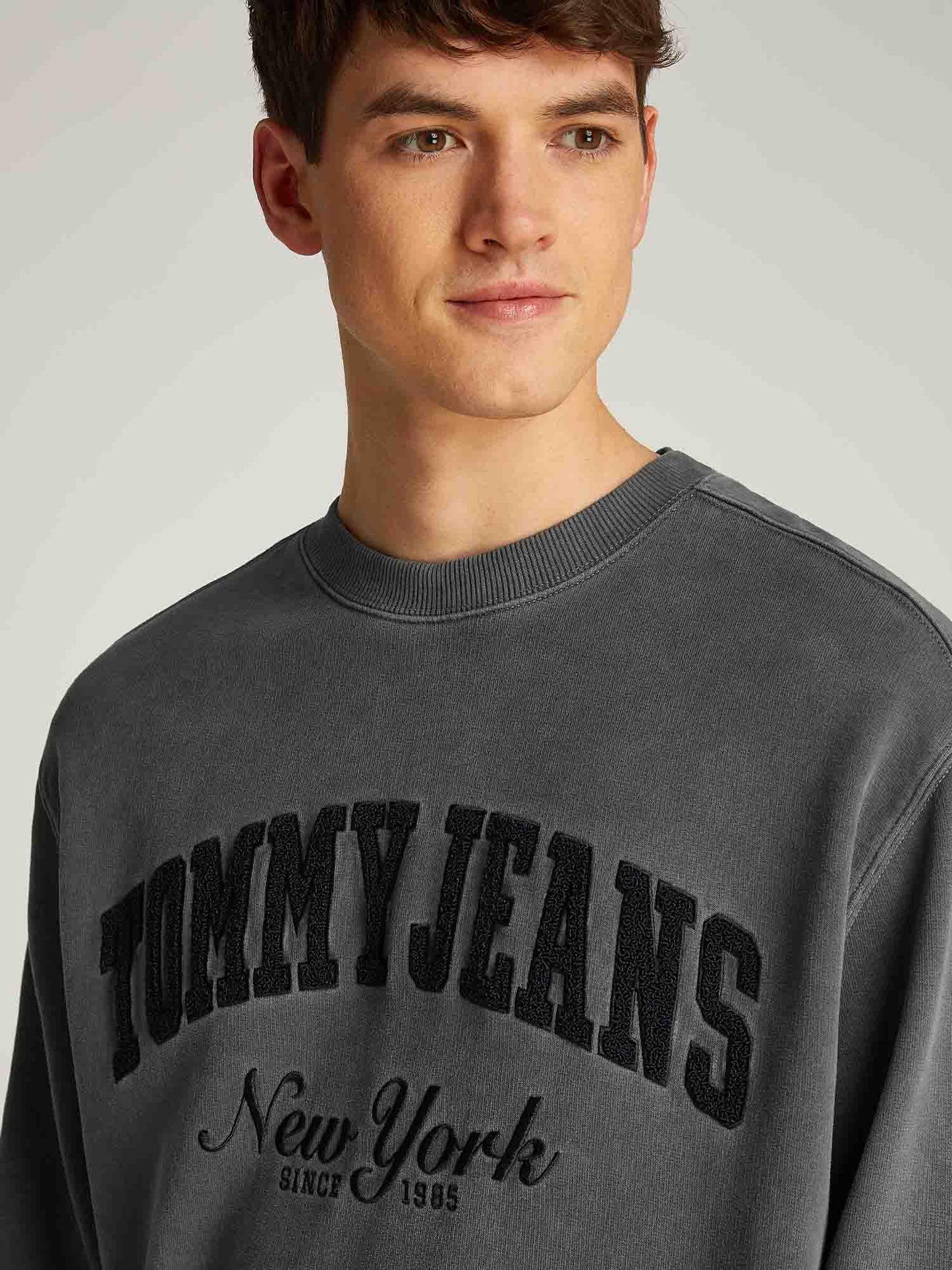 FELPA GIROCOLLO VINTAGE TOMMY HILFIGER DA UOMO NERO