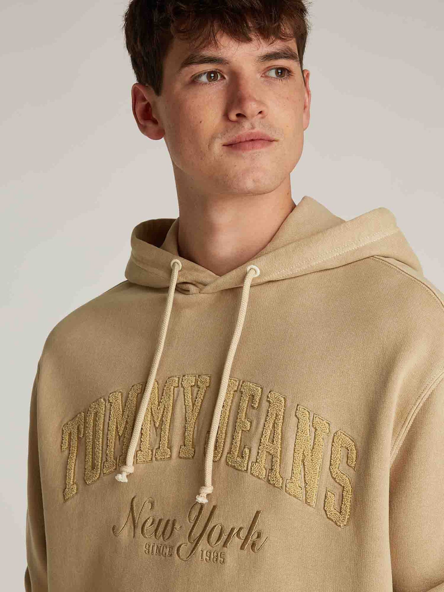 FELPA CON CAPPUCCIO VINTAGE TOMMY HILFIGER DA UOMO BEIGE