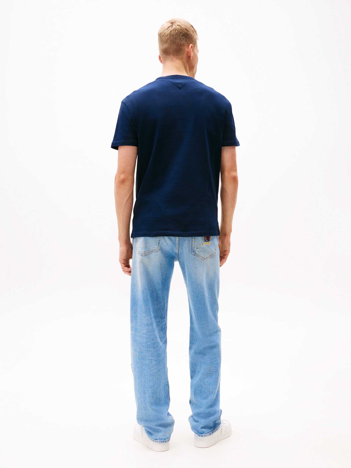 T-SHIRT BADGE TOMMY JEANS UOMO BLU