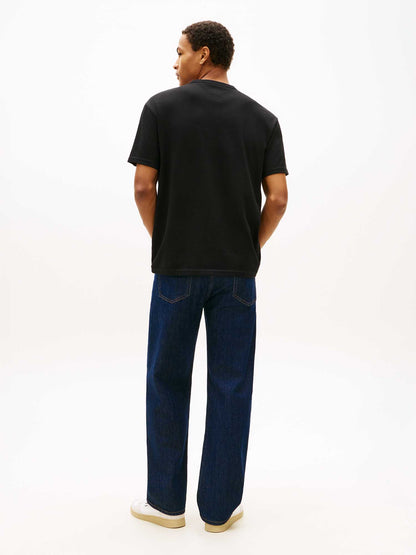 T-shirt Tommy Jeans a costine nera da uomo con logo ricamato