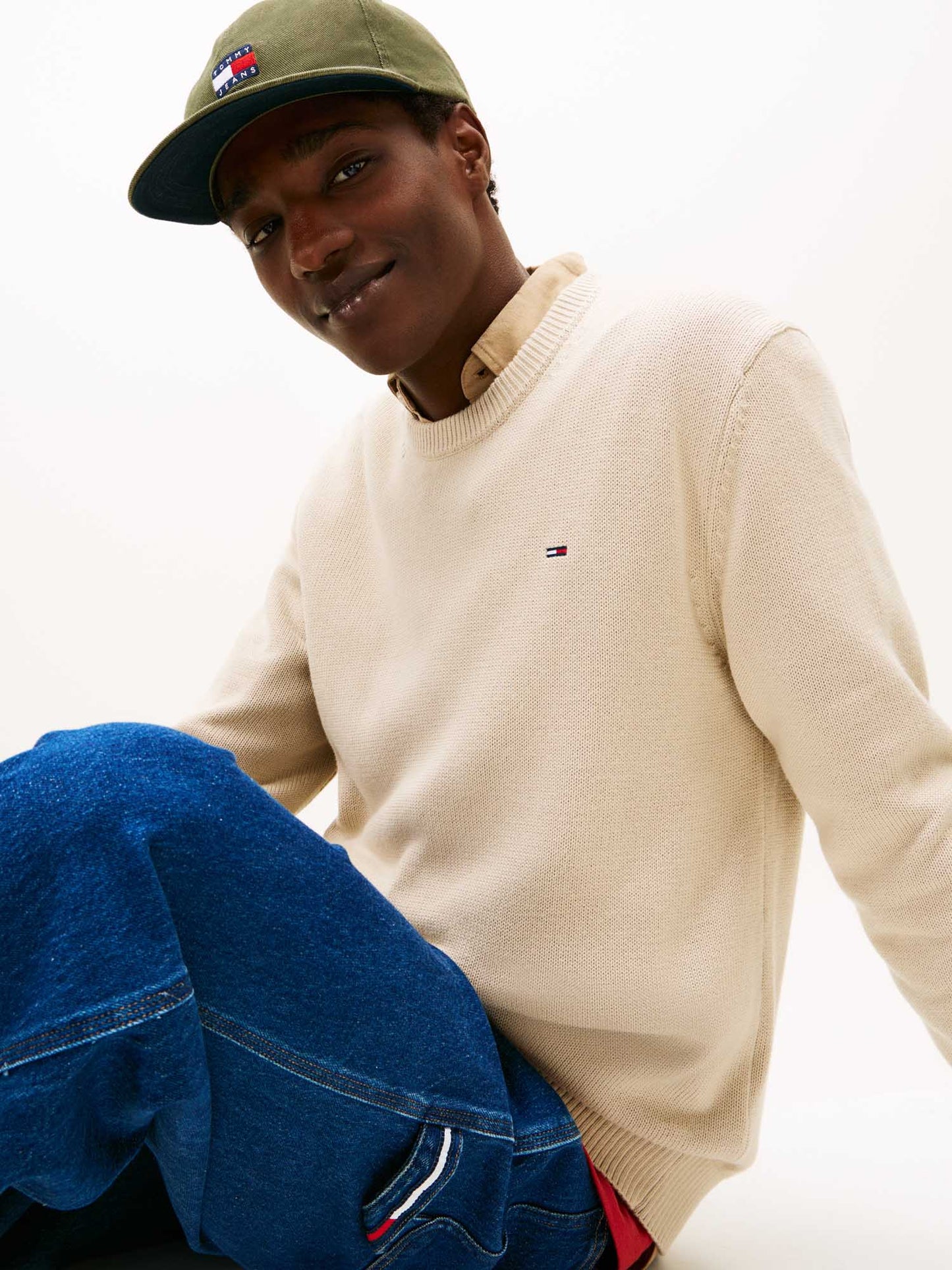 Maglione Tommy Jeans Essential Logo crema da uomo con girocollo