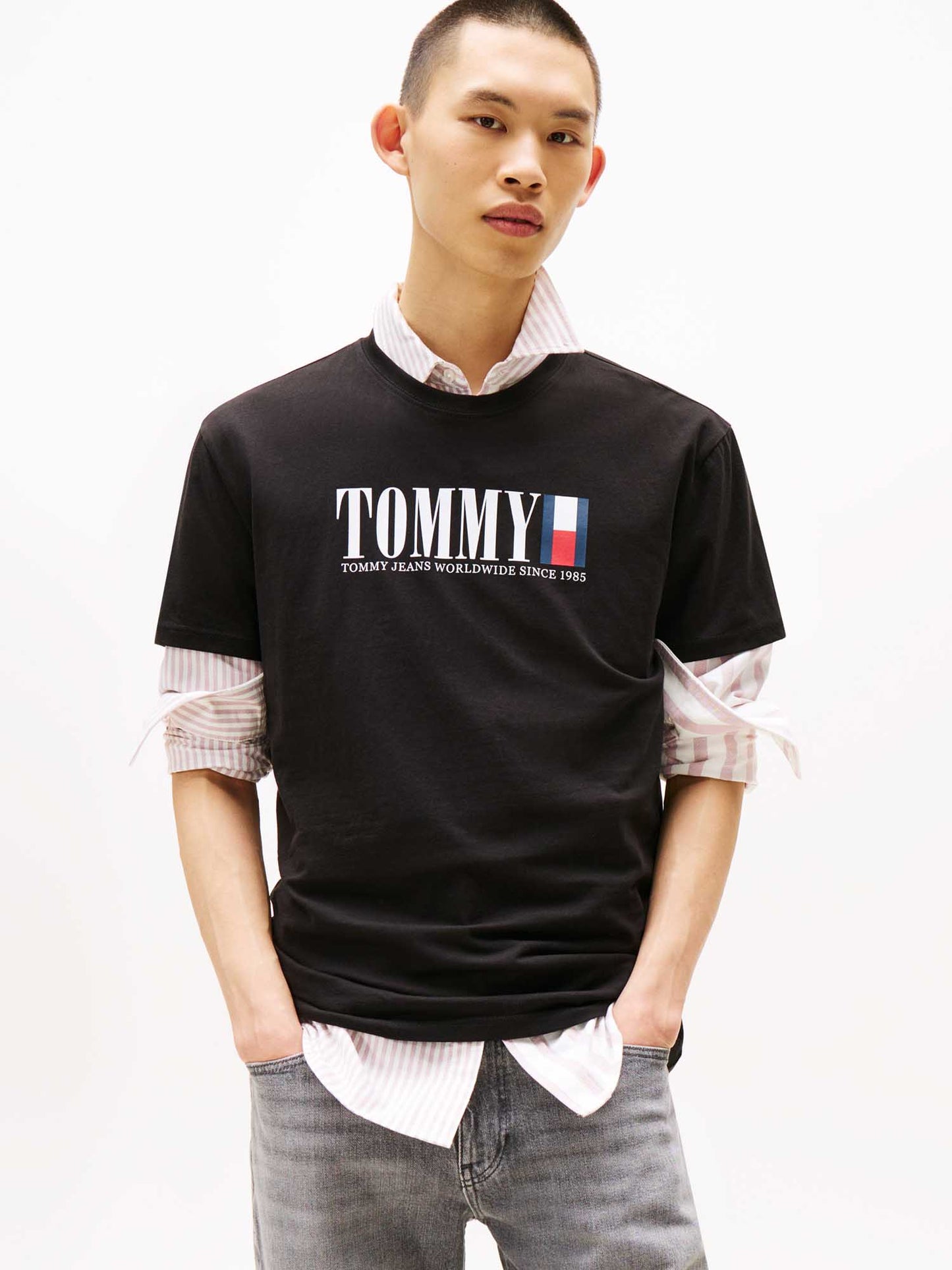 T-SHIRT REGULAR TOMMY JEANS  DA UOMO NERO