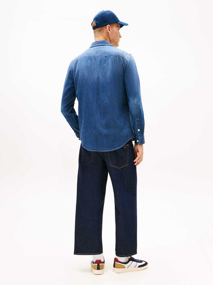 Camicia denim Tommy Jeans da uomo con taschino e vestibilità regular
