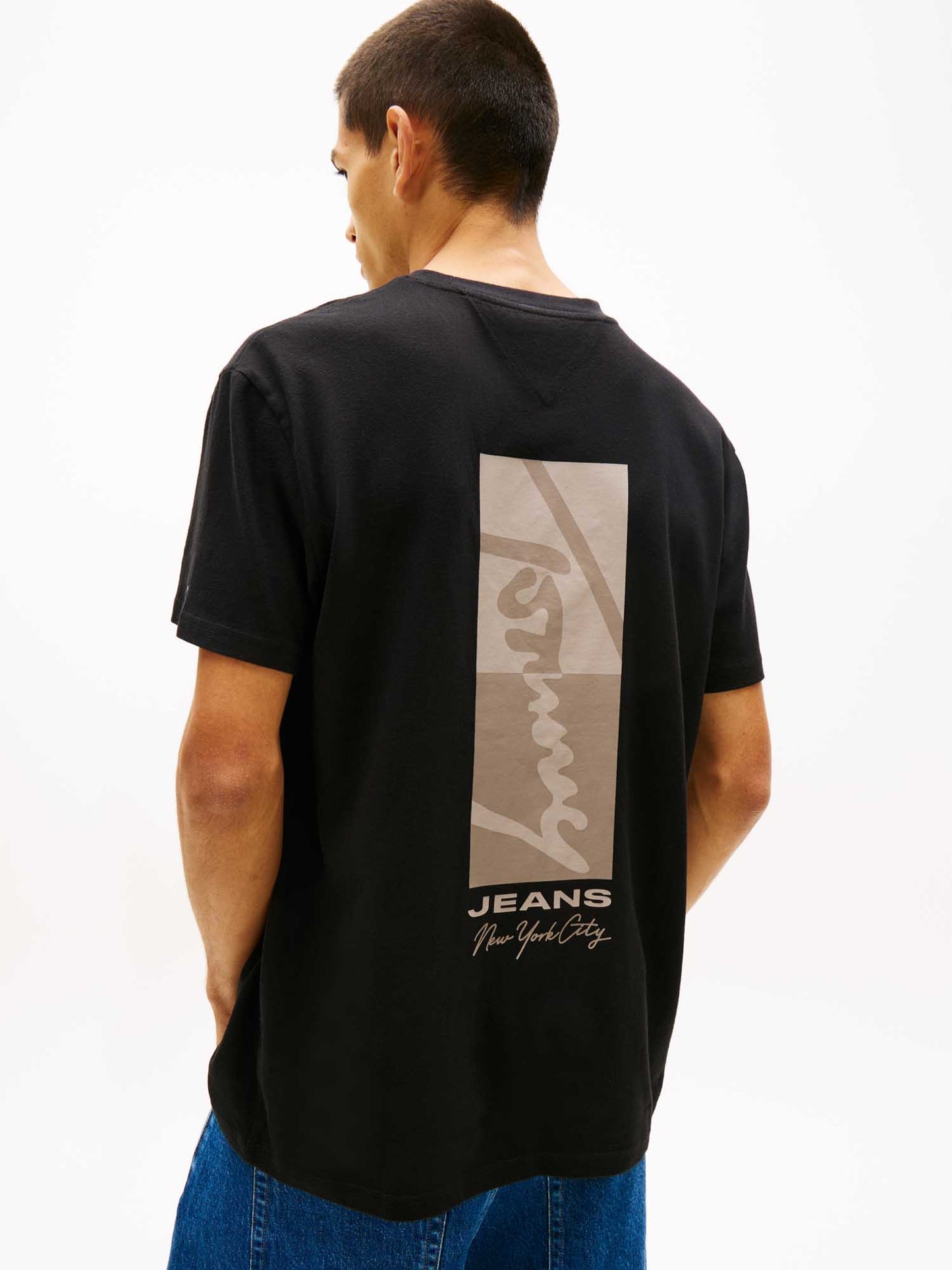 Tommy Jeans, t-shirt nera da uomo con logo ricamato
