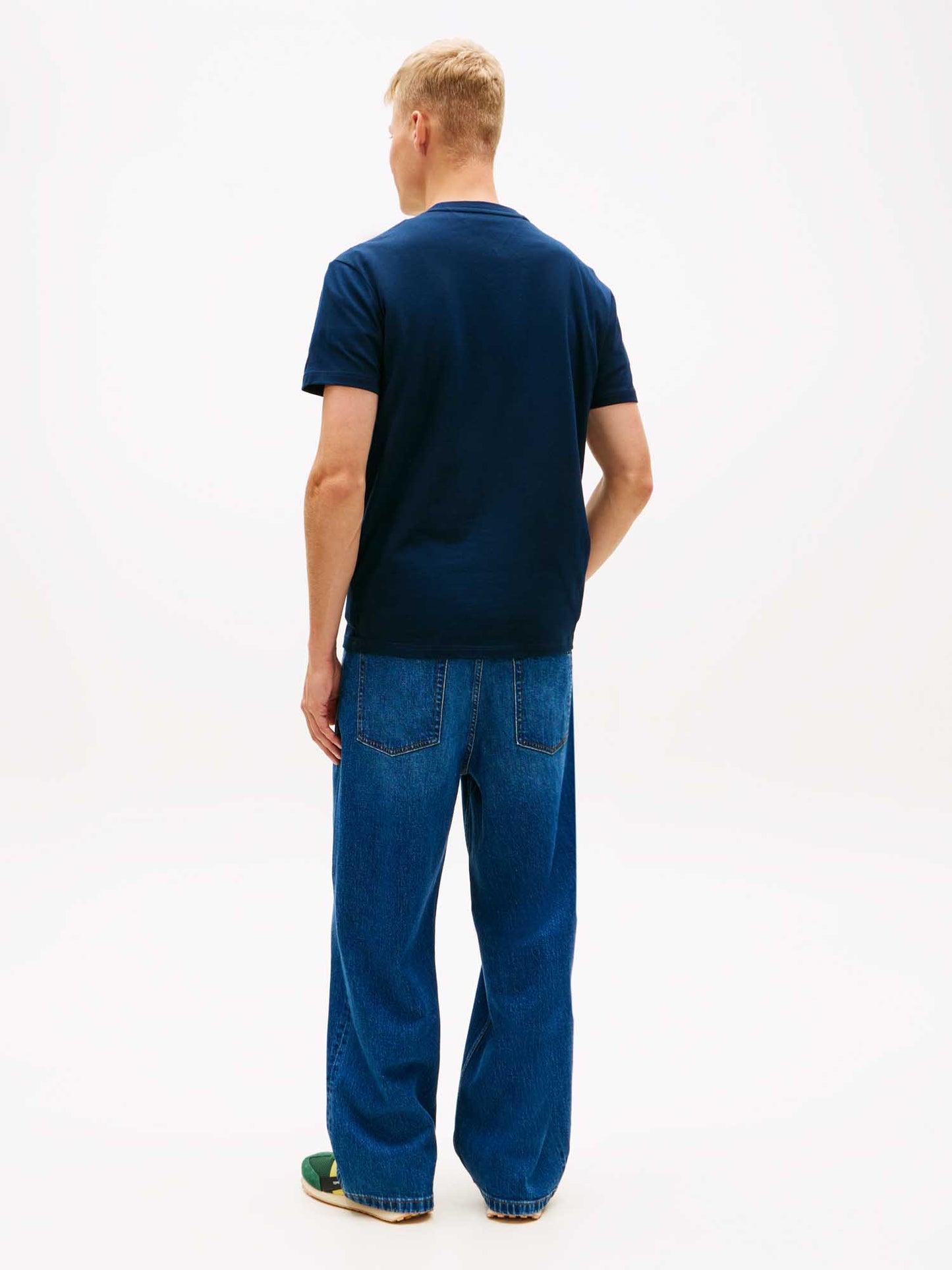 T-shirt blu Tommy Jeans con logo stampato da uomo
