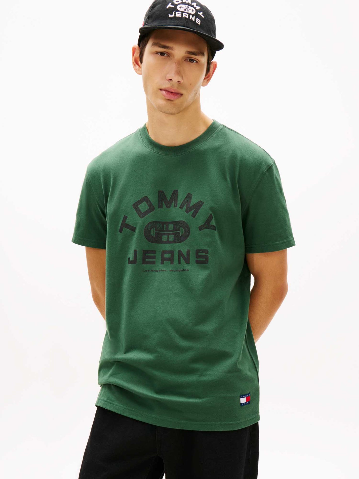 T-shirt verde Tommy Jeans con grafica logata da uomo