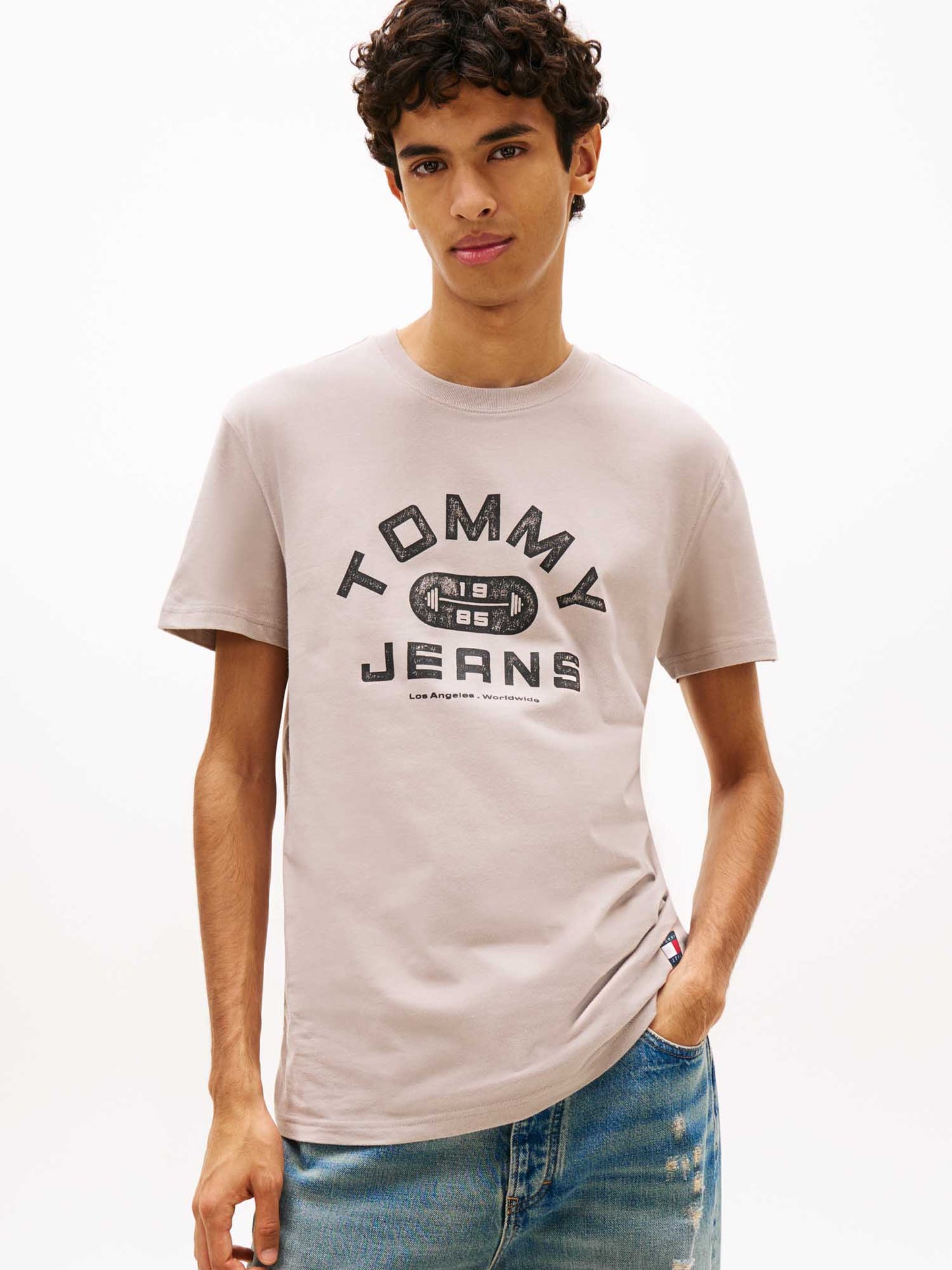 T-shirt beige Tommy Jeans con grafica logata e girocollo da uomo
