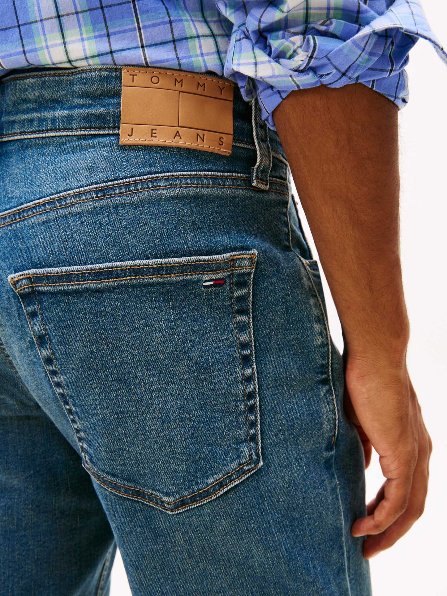 Jeans slim fit Tommy Jeans in denim da uomo