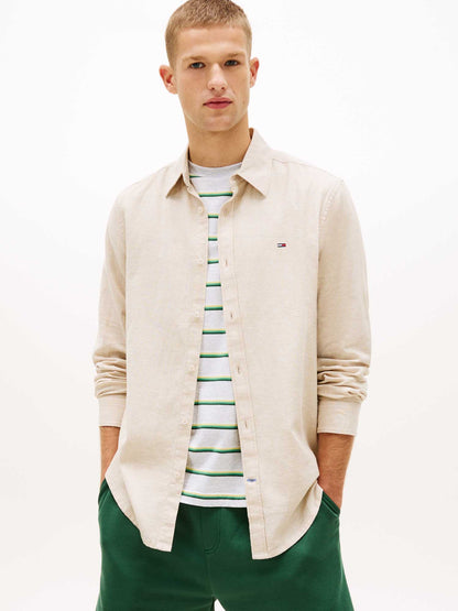 Camicia unisex Tommy Jeans Regular Fit in lino e cotone beige