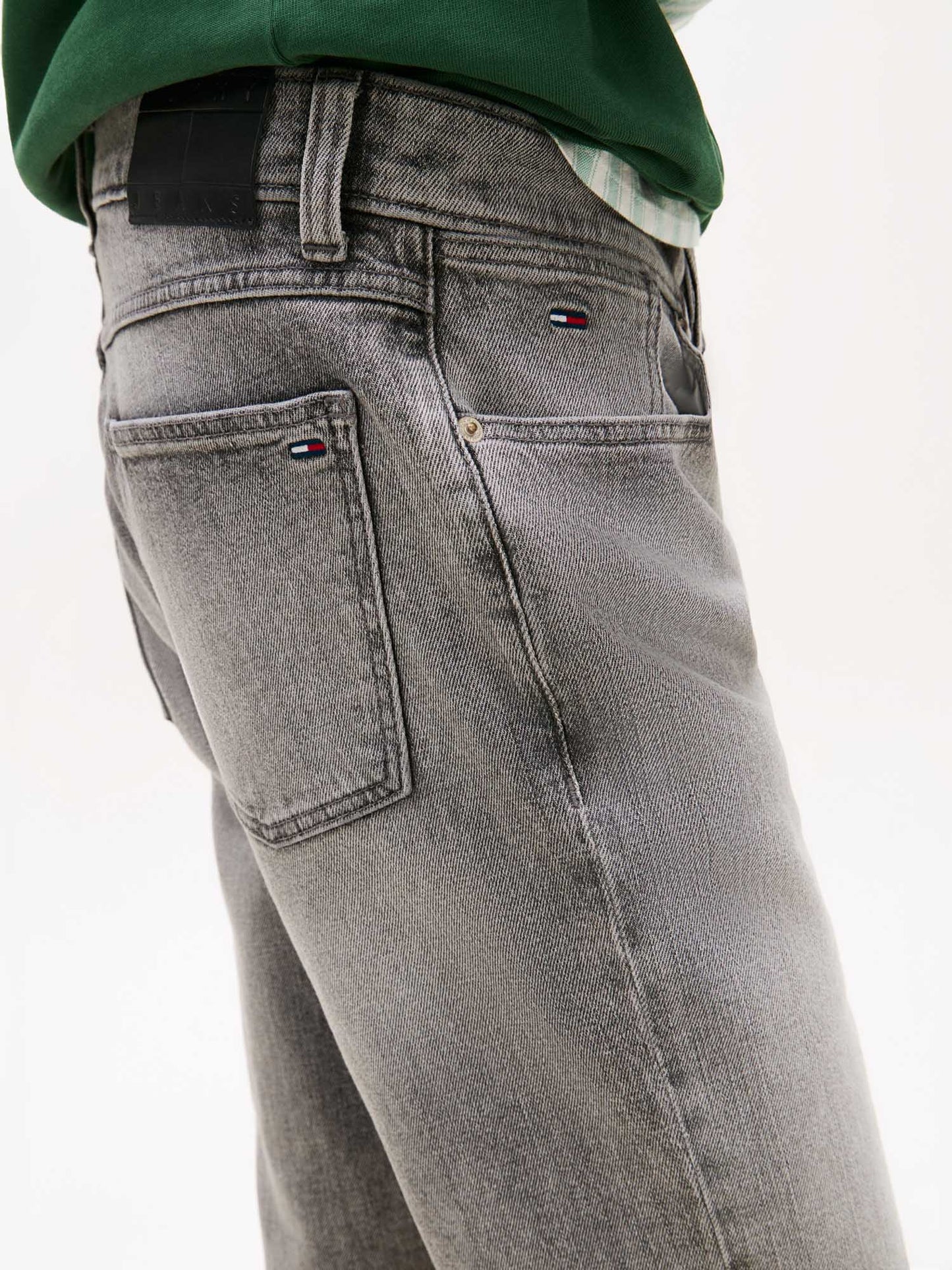 Shorts in denim grigio Tommy Jeans Ronnie slim fit da uomo