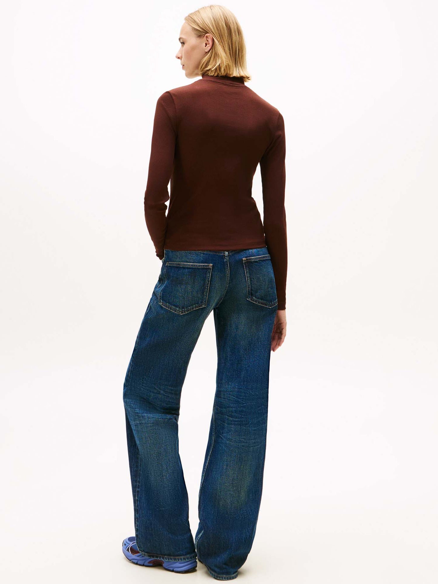 MAGLIA A COSTINE E MANICHE LUNGHE TOMMY JEANS DA DONNA MARRONE