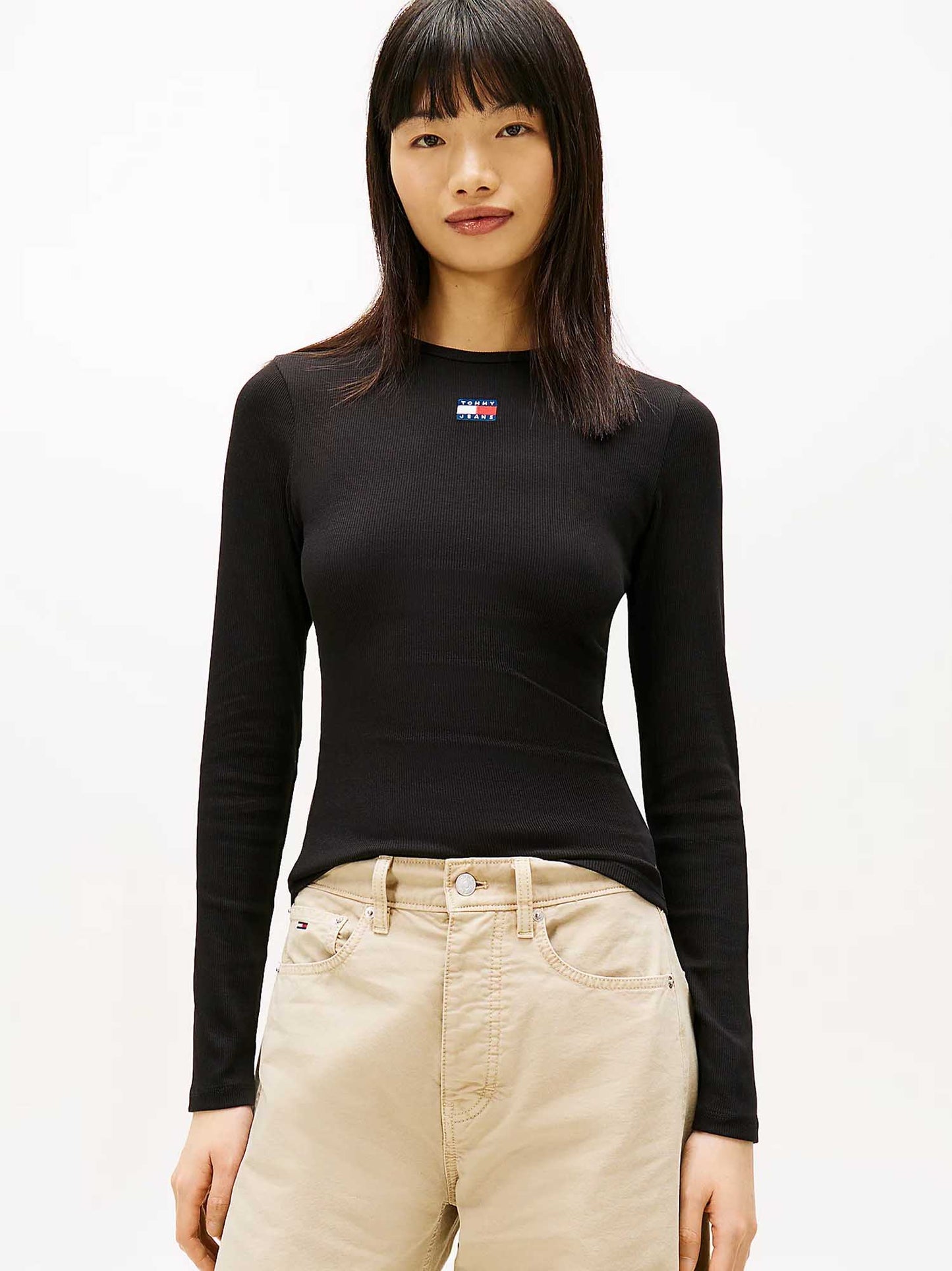 Maglia a maniche lunghe Tommy Jeans slim da donna nera con logo
