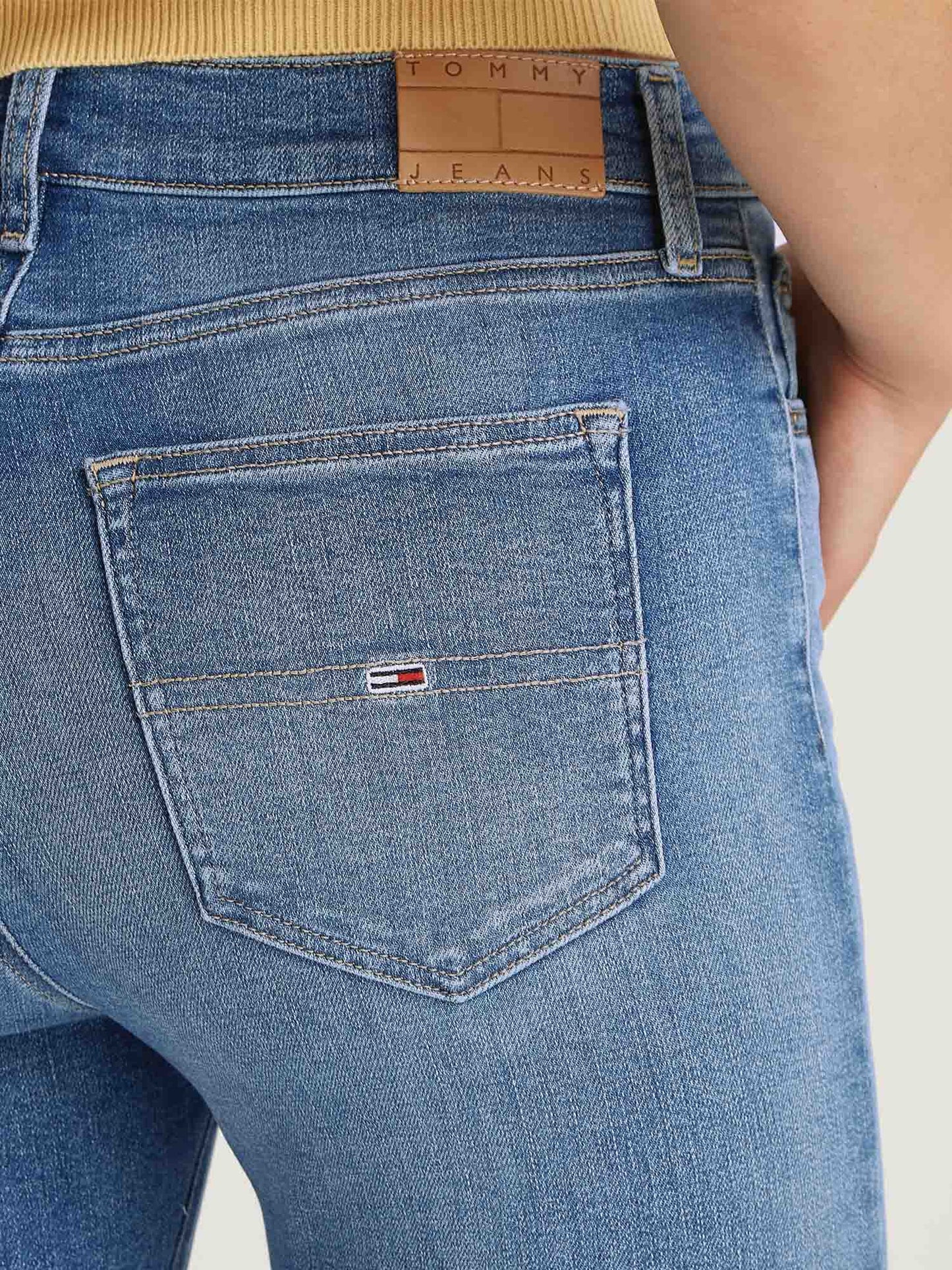 DENIM SYLVIA HIGH FLARE TOMMY JEANS DONNA JEANS