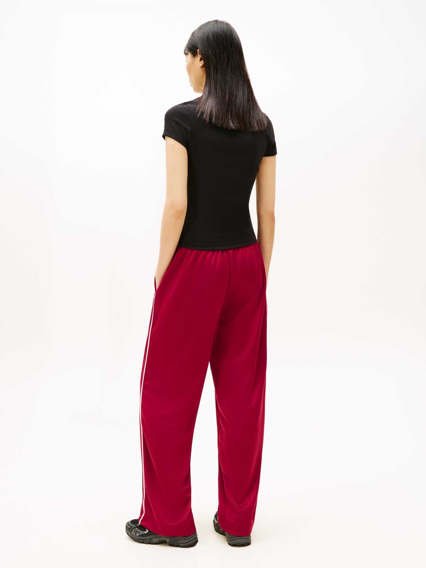 Tommy Jeans Essentials, t-shirt a coste slim da donna nera