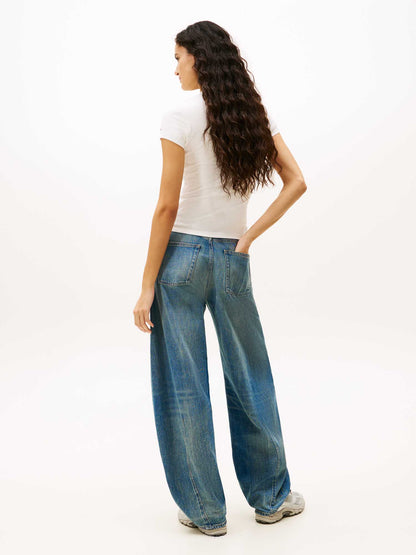 T-shirt bianca slim fit Tommy Jeans a costine con logo da donna