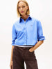 camicia-tommy-jeans-cropped-relaxata-unisex-azzurro-tenue