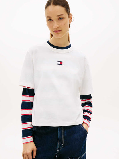 T-shirt boxy bianca Tommy Jeans da donna con badge