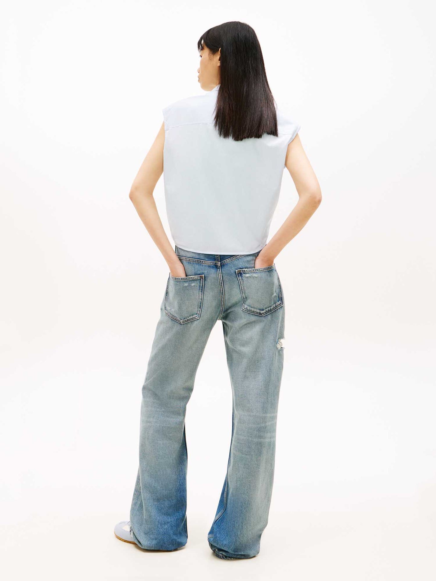 Camicia a righe bianco-celeste Tommy Jeans con nodo da donna