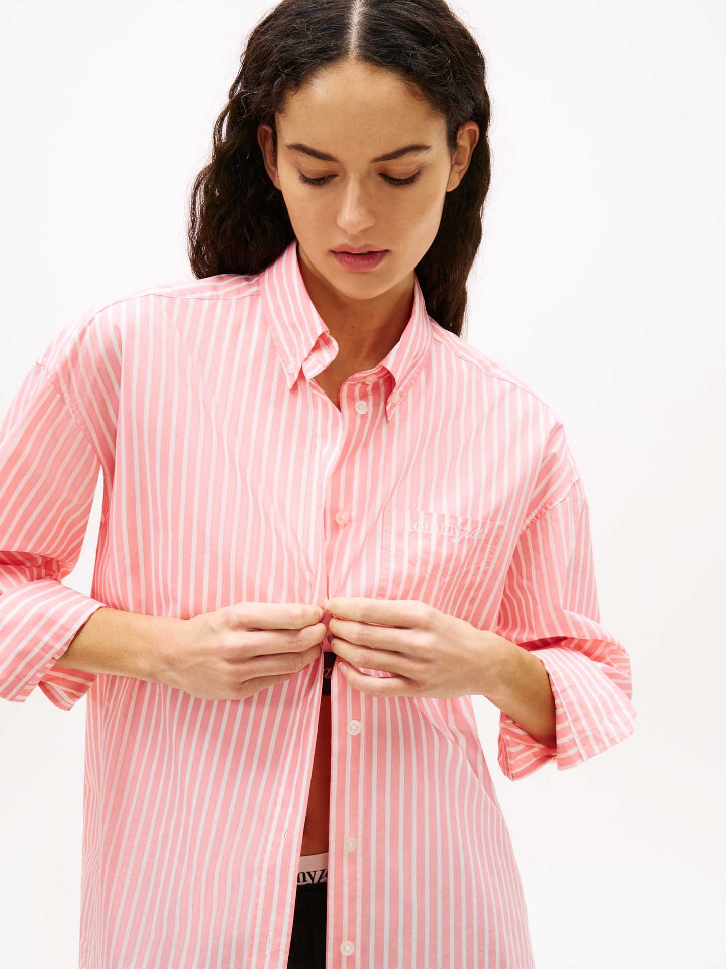 Camicia oversize a righe rosa e bianca Tommy Jeans da donna