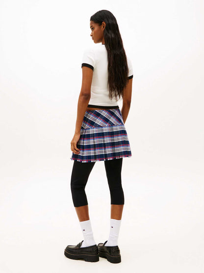 T-shirt bianca a coste slim con logo Tommy Jeans da donna