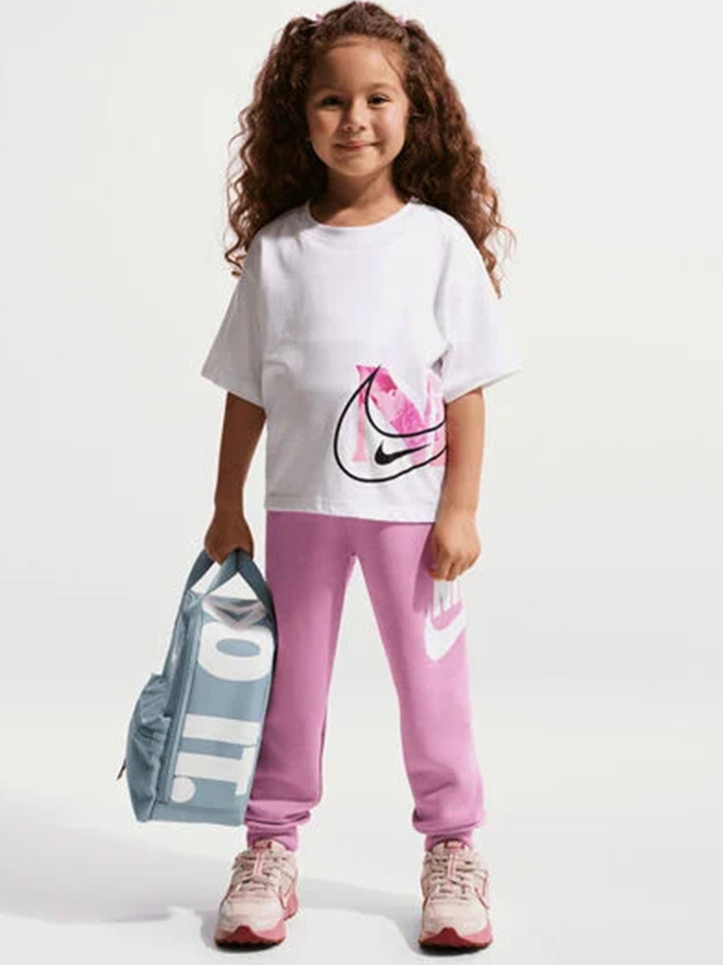 Nike t-shirt maniche corte unisex bambino bianca, essenziale e versatile