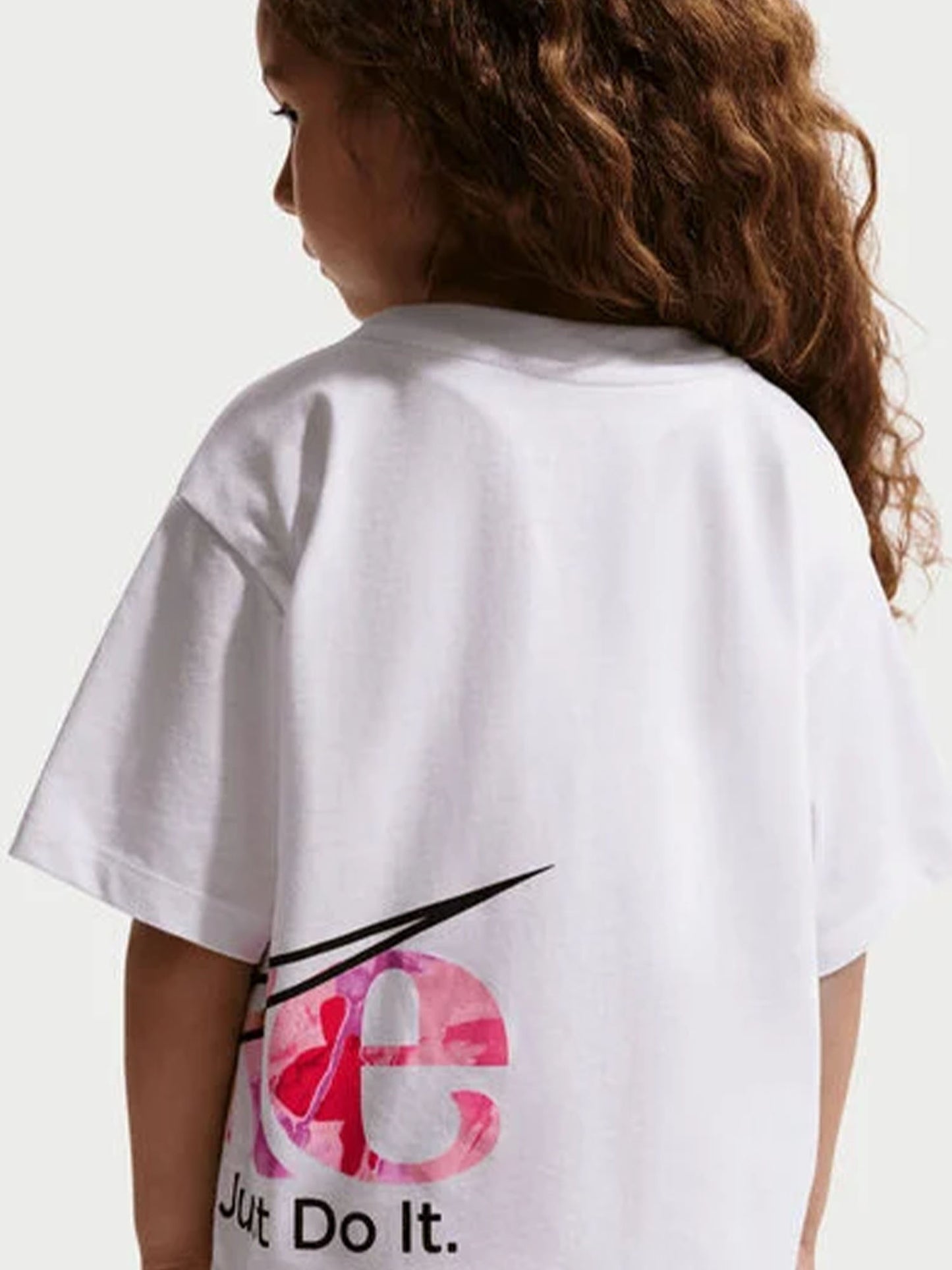 Nike t-shirt maniche corte unisex bambino bianca, essenziale e versatile