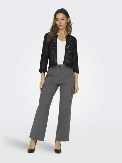 Cardigan cropped nero da donna Jacqueline de Yong, versatile e casual